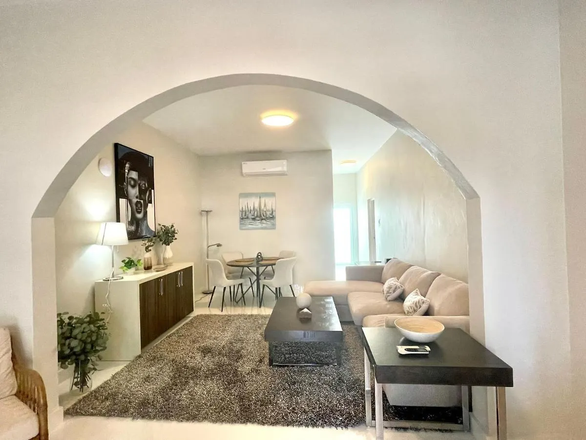 Breathtaking 3-Br Beachside Apt San Juan Appartement
